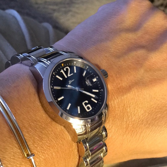 Watch - Picture 3 of 3